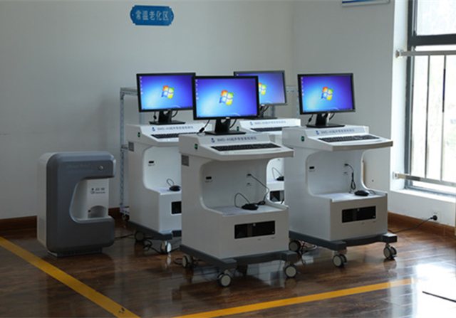 選擇骨密度儀廠家,除了骨密度儀價格之外,這三點一定要注意!